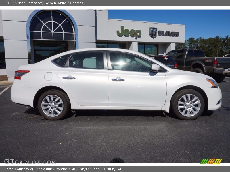 Aspen White / Charcoal 2014 Nissan Sentra SV