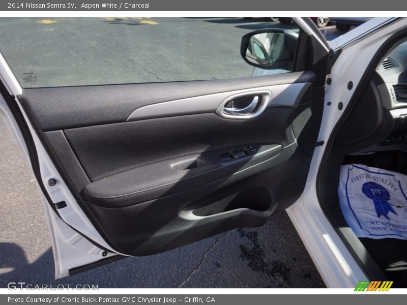 Aspen White / Charcoal 2014 Nissan Sentra SV