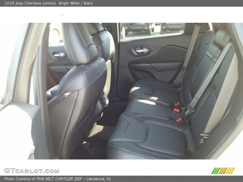 Bright White / Black 2016 Jeep Cherokee Limited