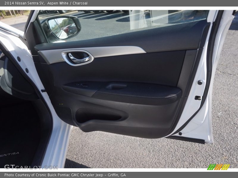 Aspen White / Charcoal 2014 Nissan Sentra SV