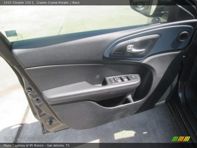 Granite Crystal Metallic / Black 2015 Chrysler 200 S