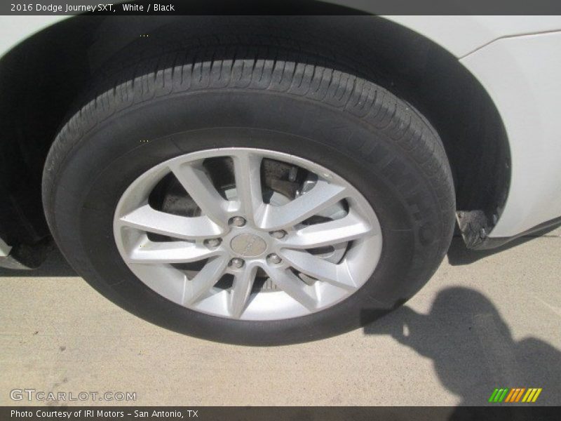 White / Black 2016 Dodge Journey SXT