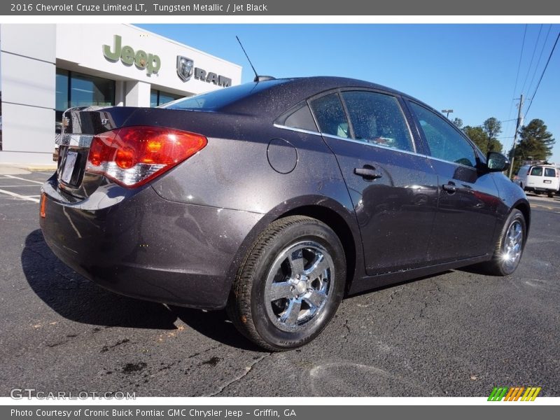 Tungsten Metallic / Jet Black 2016 Chevrolet Cruze Limited LT
