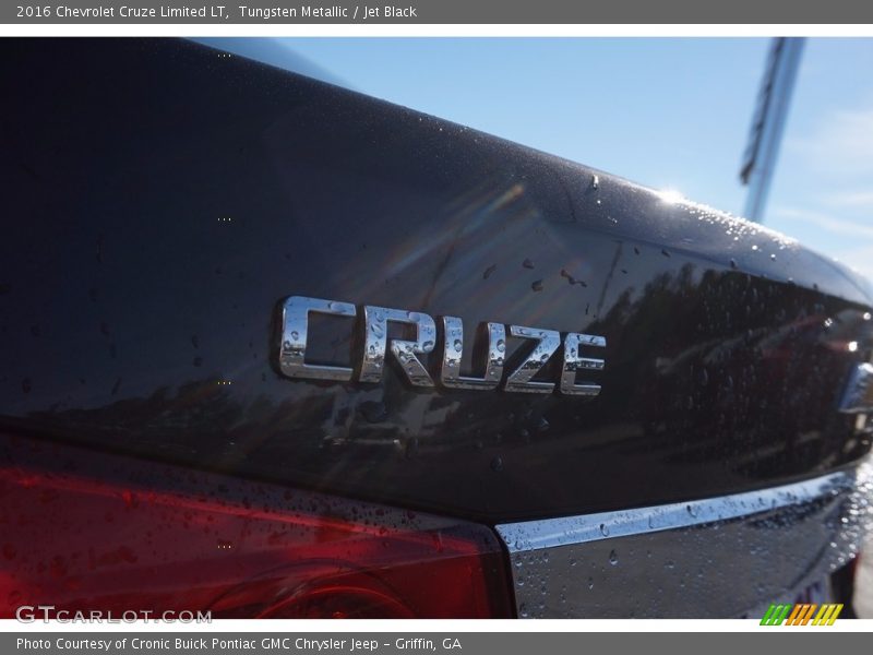 Tungsten Metallic / Jet Black 2016 Chevrolet Cruze Limited LT