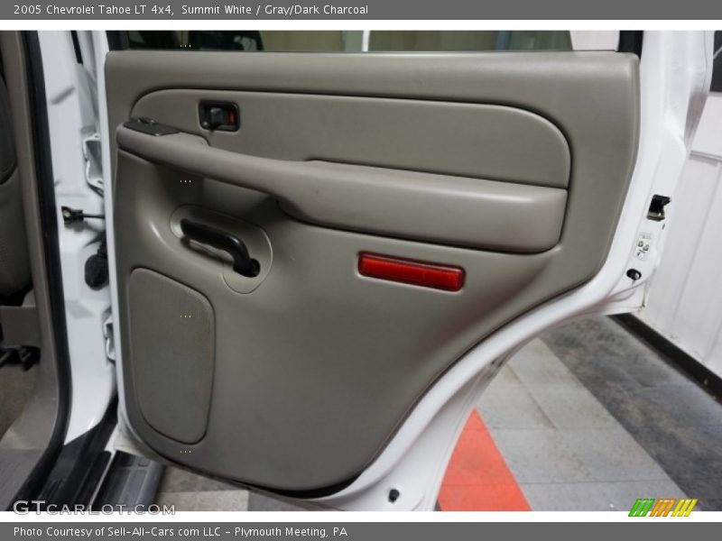 Summit White / Gray/Dark Charcoal 2005 Chevrolet Tahoe LT 4x4