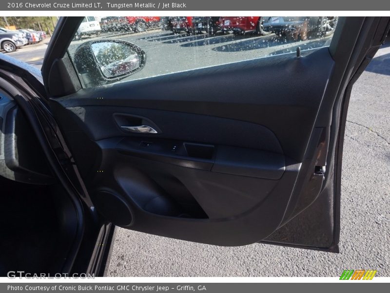 Tungsten Metallic / Jet Black 2016 Chevrolet Cruze Limited LT
