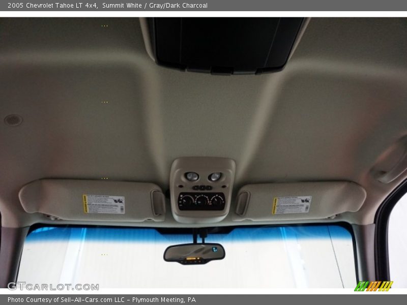 Summit White / Gray/Dark Charcoal 2005 Chevrolet Tahoe LT 4x4
