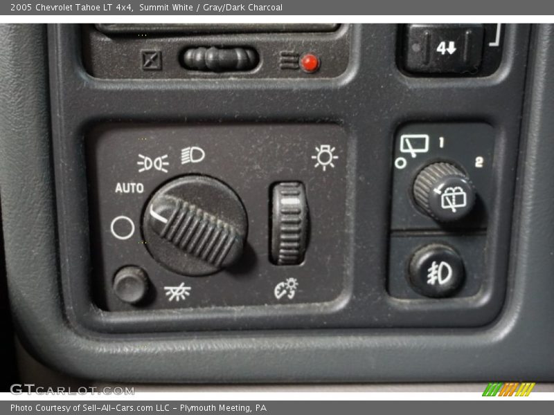 Summit White / Gray/Dark Charcoal 2005 Chevrolet Tahoe LT 4x4