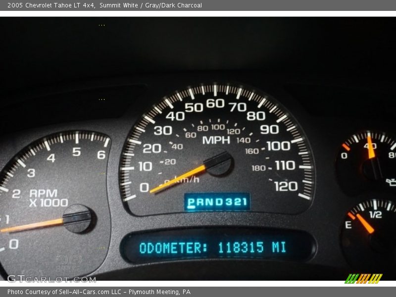 Summit White / Gray/Dark Charcoal 2005 Chevrolet Tahoe LT 4x4
