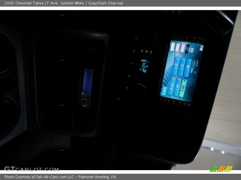 Summit White / Gray/Dark Charcoal 2005 Chevrolet Tahoe LT 4x4