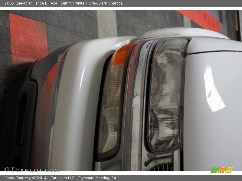 Summit White / Gray/Dark Charcoal 2005 Chevrolet Tahoe LT 4x4