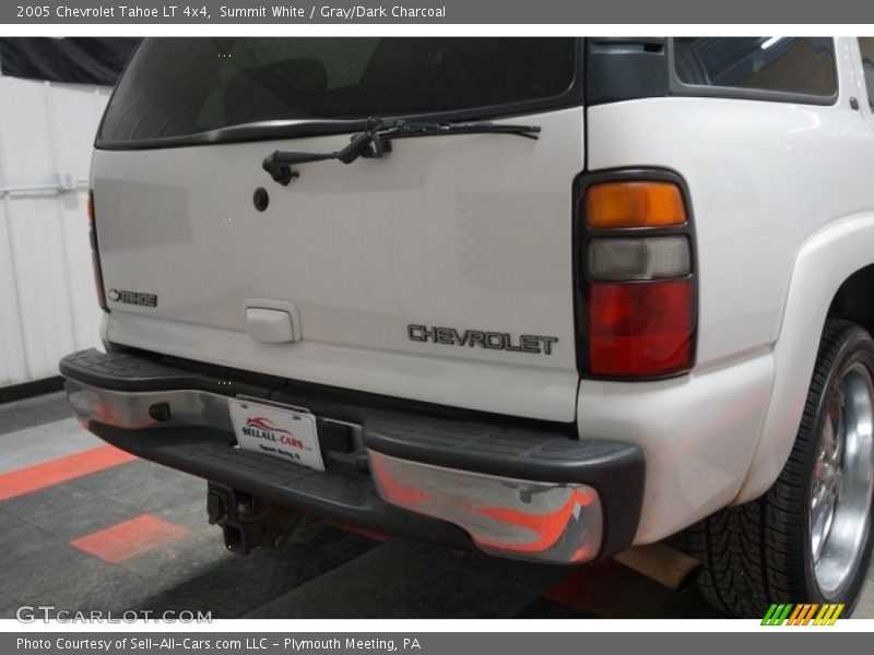 Summit White / Gray/Dark Charcoal 2005 Chevrolet Tahoe LT 4x4