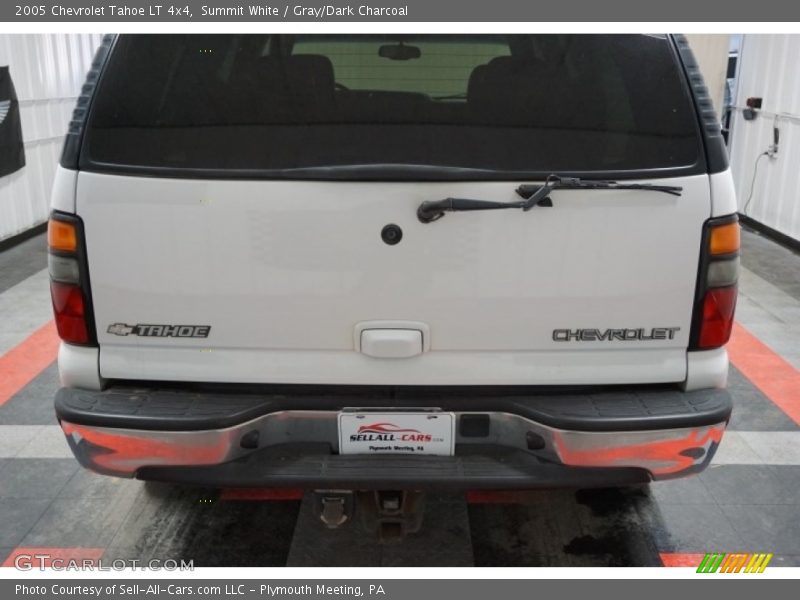 Summit White / Gray/Dark Charcoal 2005 Chevrolet Tahoe LT 4x4