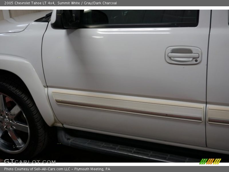 Summit White / Gray/Dark Charcoal 2005 Chevrolet Tahoe LT 4x4