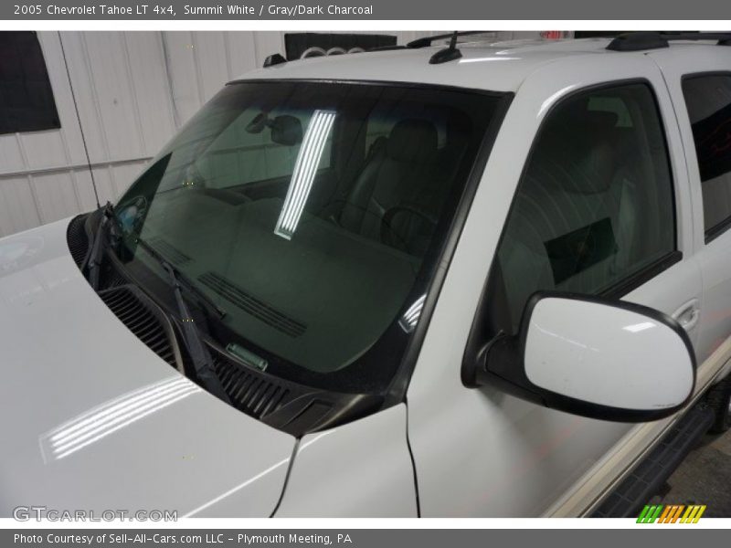 Summit White / Gray/Dark Charcoal 2005 Chevrolet Tahoe LT 4x4