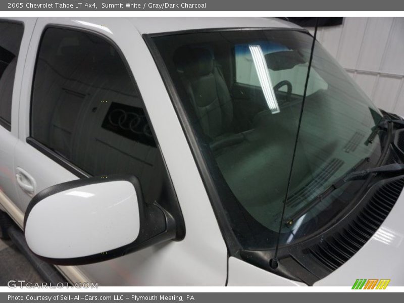 Summit White / Gray/Dark Charcoal 2005 Chevrolet Tahoe LT 4x4