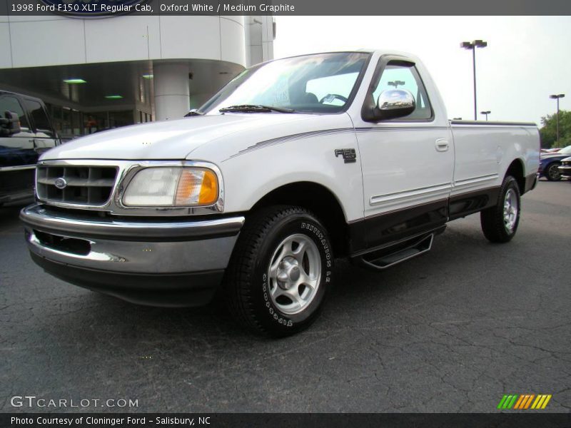 Oxford White / Medium Graphite 1998 Ford F150 XLT Regular Cab