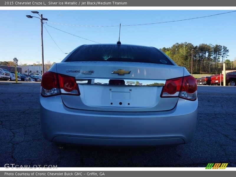 Silver Ice Metallic / Jet Black/Medium Titanium 2015 Chevrolet Cruze L