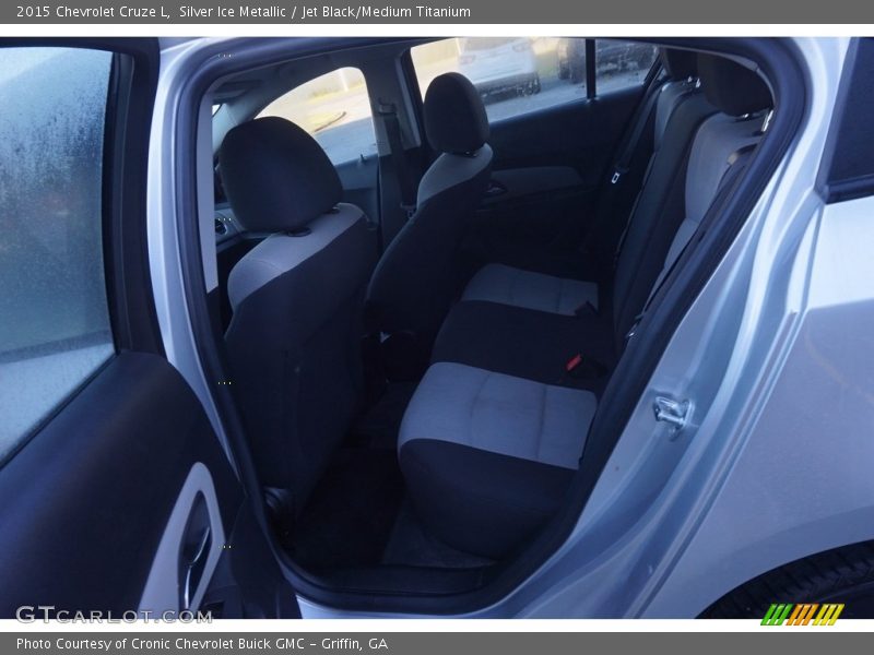 Silver Ice Metallic / Jet Black/Medium Titanium 2015 Chevrolet Cruze L