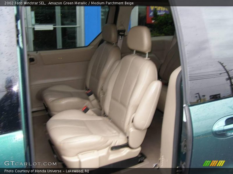 Amazon Green Metallic / Medium Parchment Beige 2002 Ford Windstar SEL