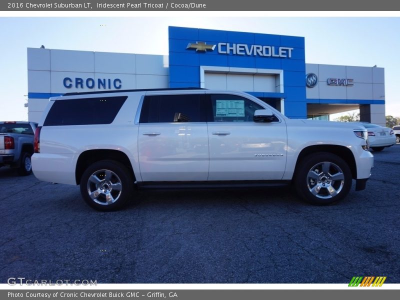 Iridescent Pearl Tricoat / Cocoa/Dune 2016 Chevrolet Suburban LT