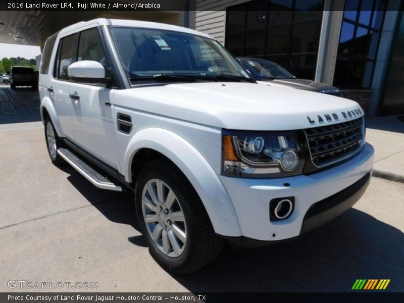 Fuji White / Almond/Arabica 2016 Land Rover LR4