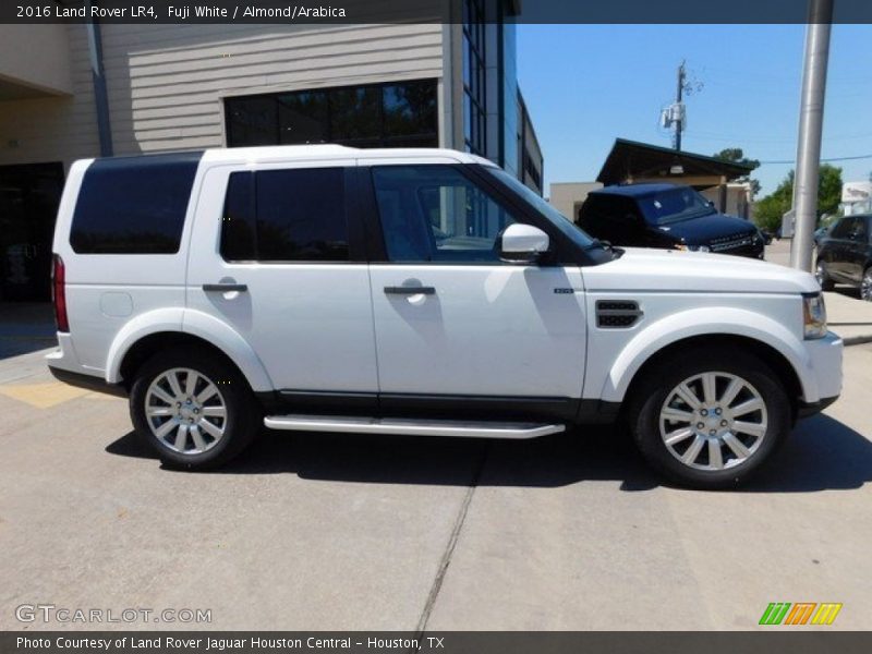 Fuji White / Almond/Arabica 2016 Land Rover LR4