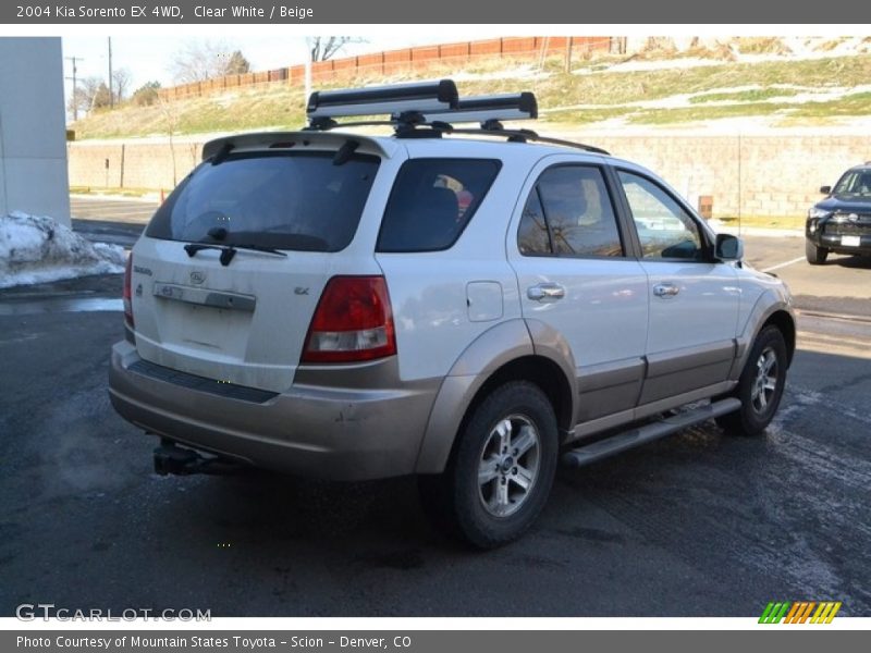 Clear White / Beige 2004 Kia Sorento EX 4WD