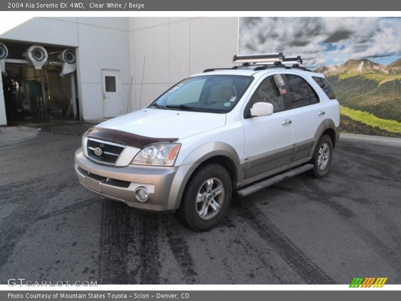 Clear White / Beige 2004 Kia Sorento EX 4WD