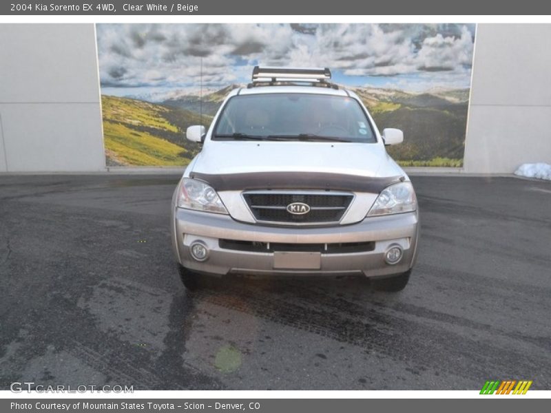 Clear White / Beige 2004 Kia Sorento EX 4WD