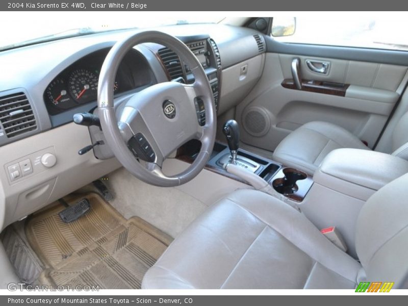 Clear White / Beige 2004 Kia Sorento EX 4WD