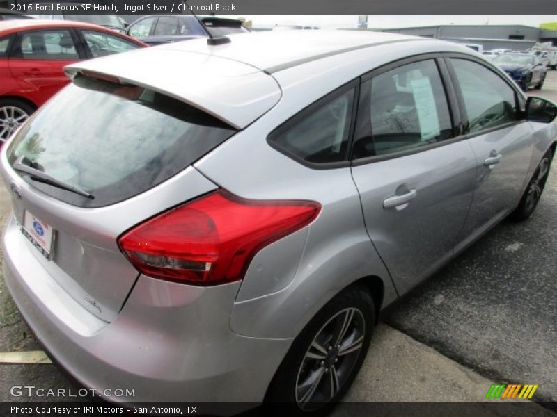 Ingot Silver / Charcoal Black 2016 Ford Focus SE Hatch