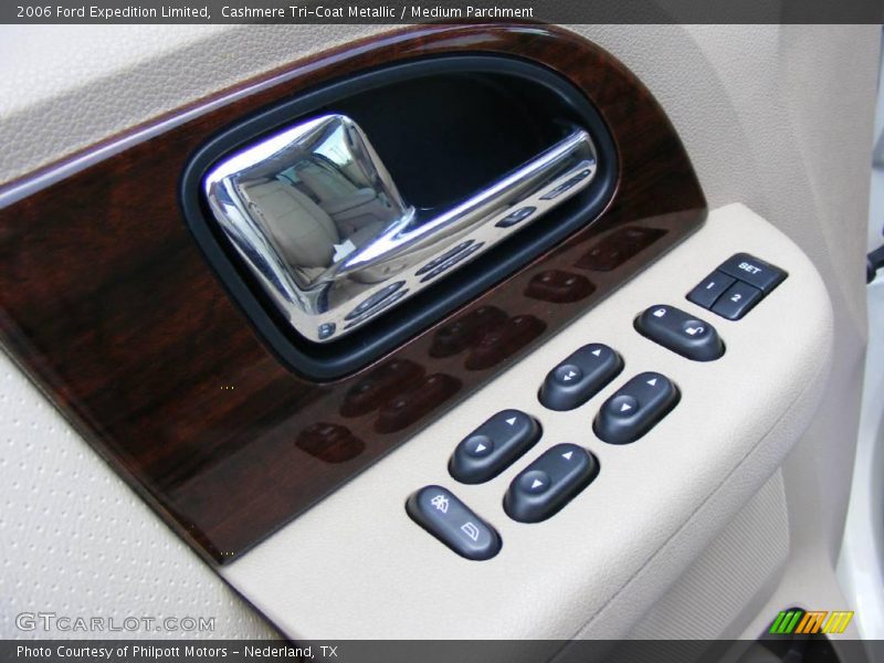 Cashmere Tri-Coat Metallic / Medium Parchment 2006 Ford Expedition Limited