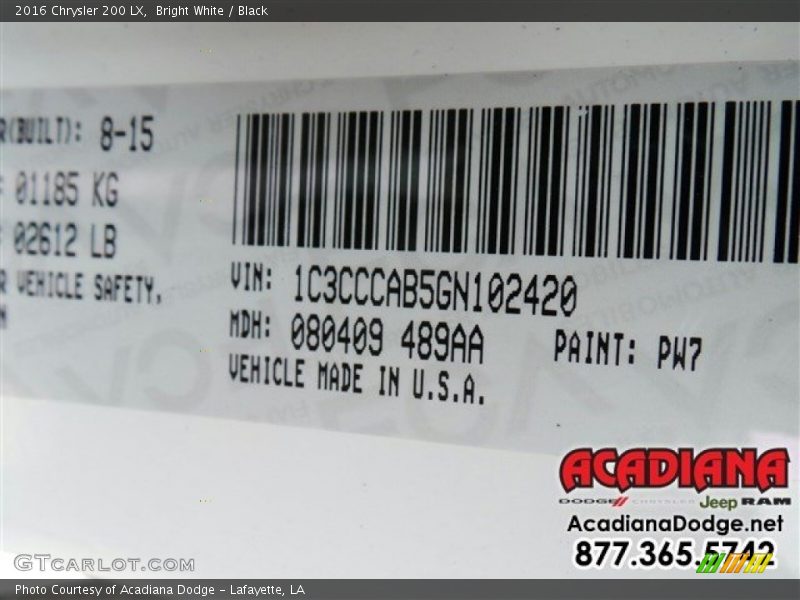 Bright White / Black 2016 Chrysler 200 LX