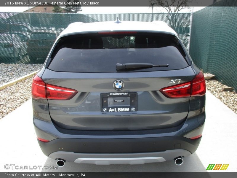 Mineral Grey Metallic / Black 2016 BMW X1 xDrive28i