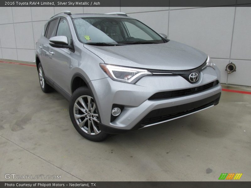 Front 3/4 View of 2016 RAV4 Limited