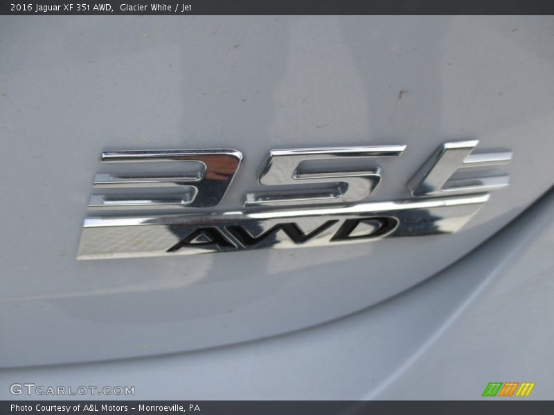 Glacier White / Jet 2016 Jaguar XF 35t AWD