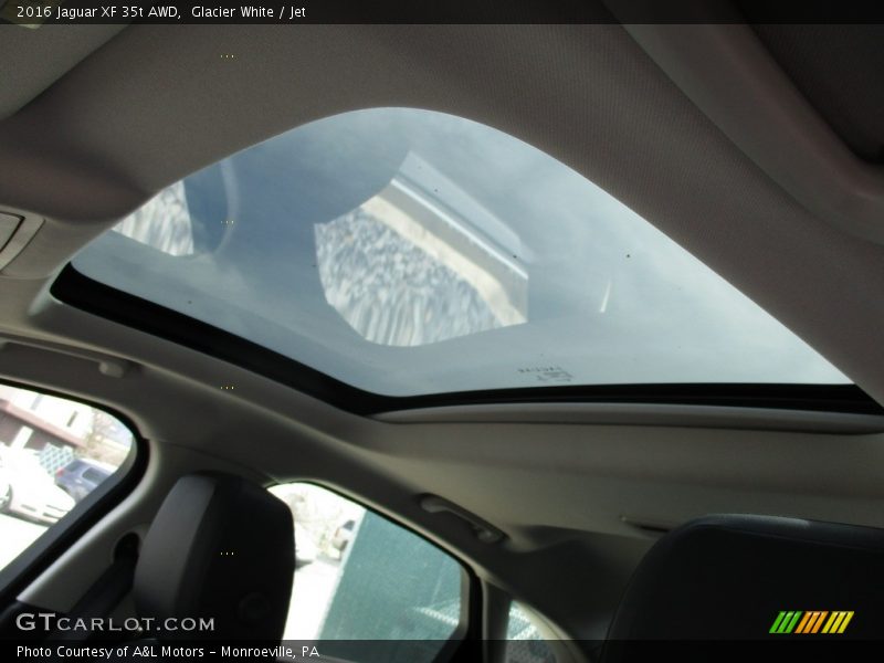 Glacier White / Jet 2016 Jaguar XF 35t AWD
