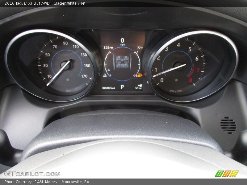 Glacier White / Jet 2016 Jaguar XF 35t AWD