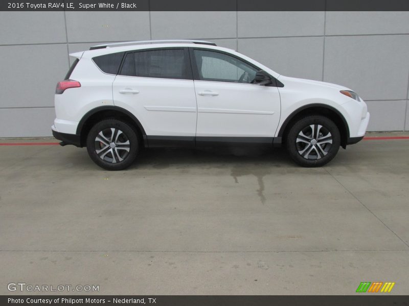 Super White / Black 2016 Toyota RAV4 LE