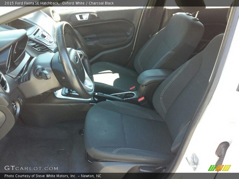 Oxford White / Charcoal Black 2015 Ford Fiesta SE Hatchback