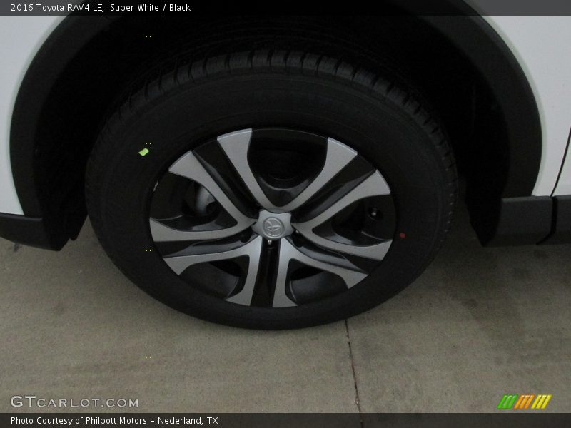 Super White / Black 2016 Toyota RAV4 LE