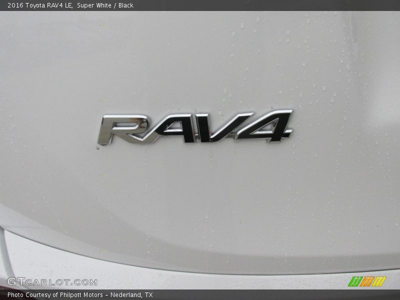Super White / Black 2016 Toyota RAV4 LE