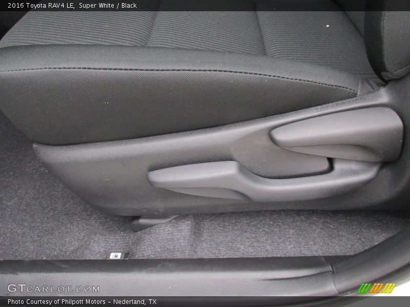 Super White / Black 2016 Toyota RAV4 LE