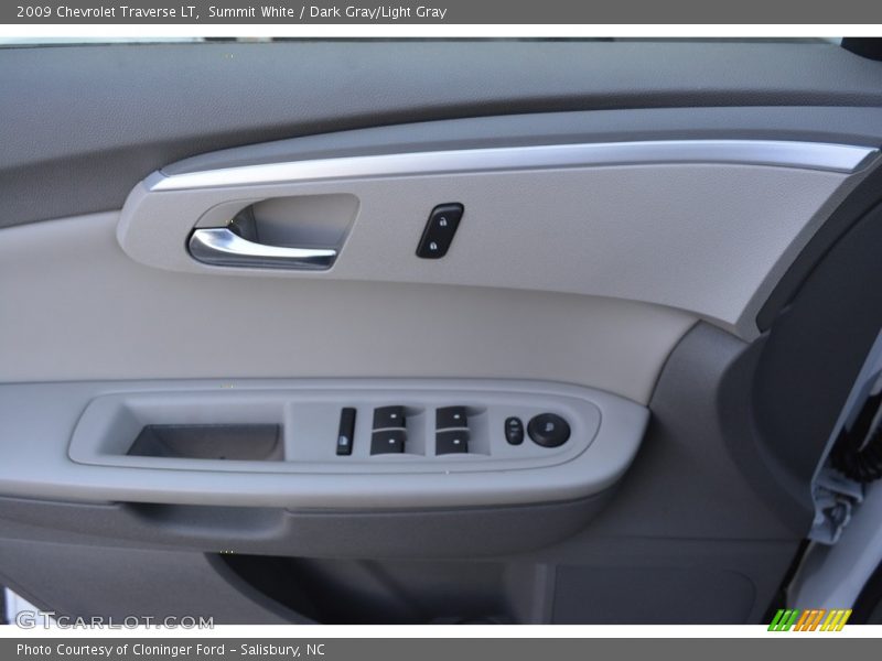 Summit White / Dark Gray/Light Gray 2009 Chevrolet Traverse LT