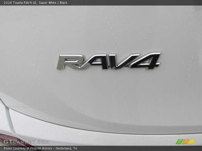 Super White / Black 2016 Toyota RAV4 LE