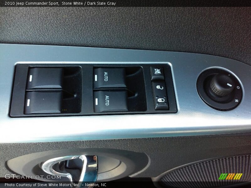 Stone White / Dark Slate Gray 2010 Jeep Commander Sport