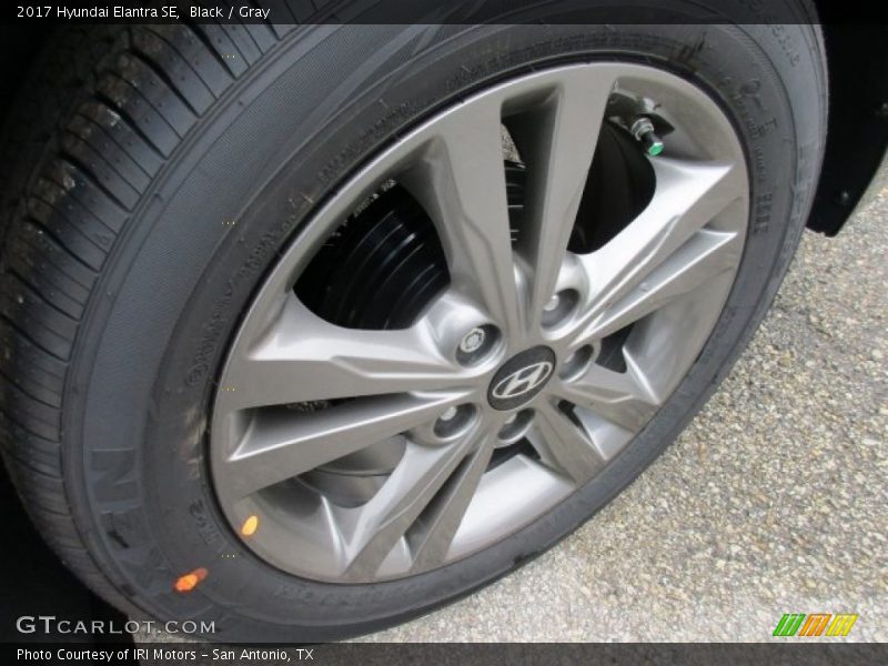 Black / Gray 2017 Hyundai Elantra SE