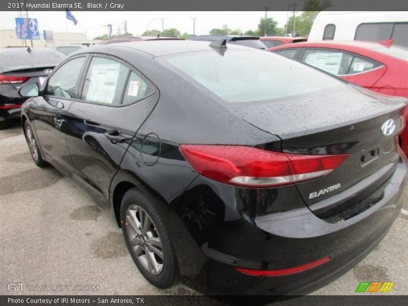 Black / Gray 2017 Hyundai Elantra SE