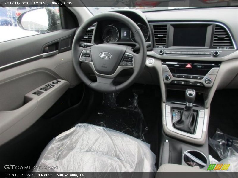 Black / Gray 2017 Hyundai Elantra SE